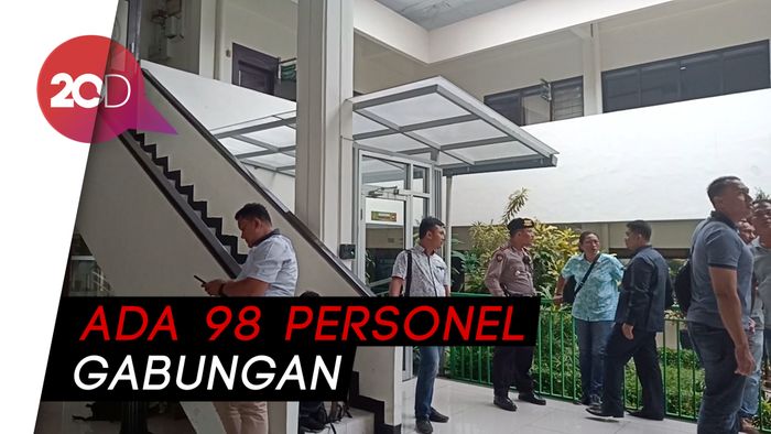 Jelang Putusan, Sidang Ahmad Dhani Dijaga Aparat Kepolisian