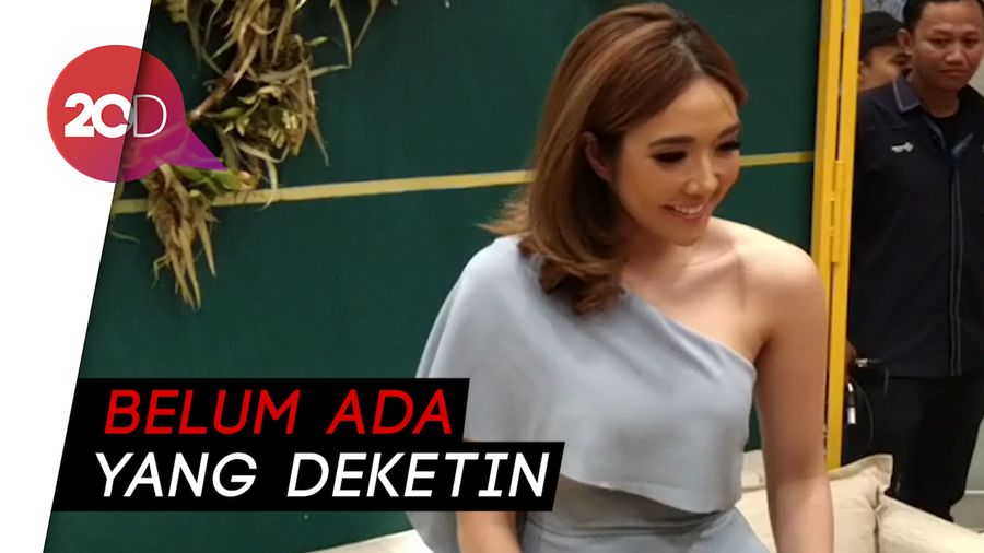Guys, Gisel Kasih Kode Cari Pasangan Baru Nih!