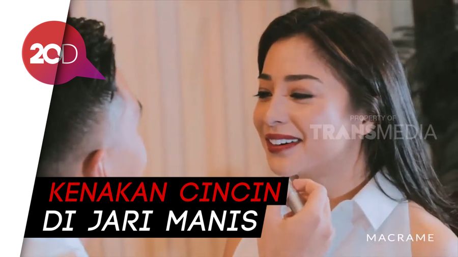 Wah! Nikita Willy Sudah Tunangan di Yunani?