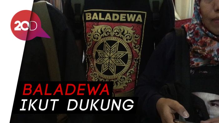 Fans Dewa 19 Ikut Aksi Solidaritas Ahmad Dhani