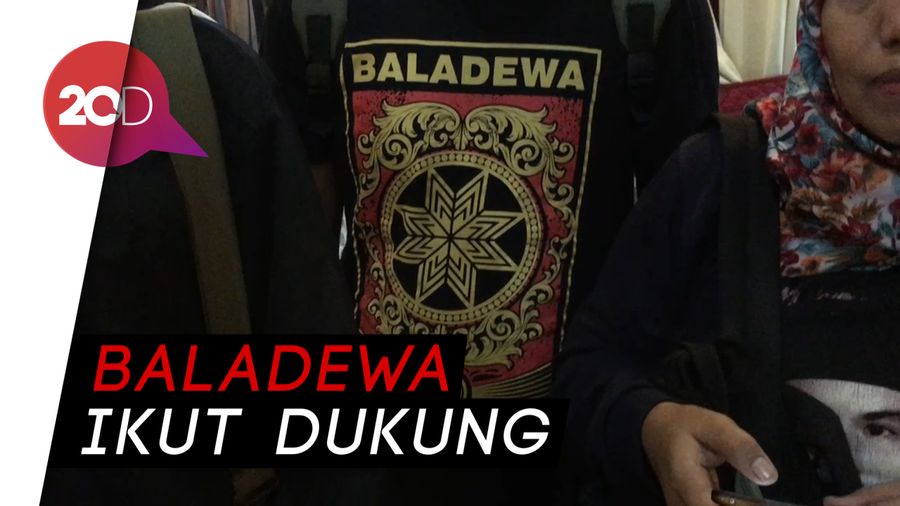 Fans Dewa 19 Ikut Aksi Solidaritas Ahmad Dhani