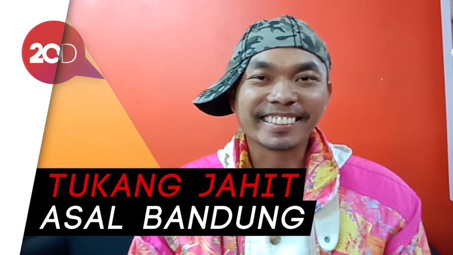 Ini Dia Sosok Viral Oma Mulyana, Penyanyi Kumadinya Welah