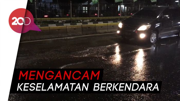 Dear Pak Anies, Jalan Gunung Sahari Rusak Berlubang Nih