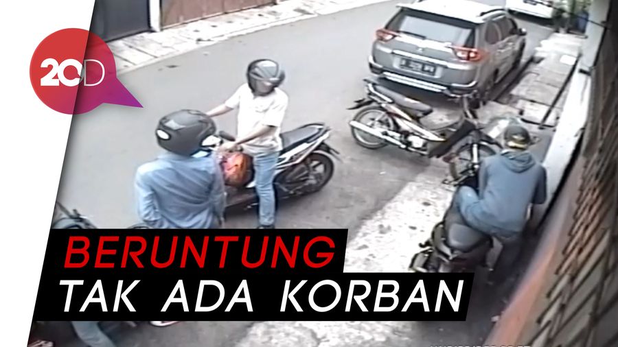 Aksi Pelaku Curanmor di Jakarta: Kepergok, Todongkan Senjata!