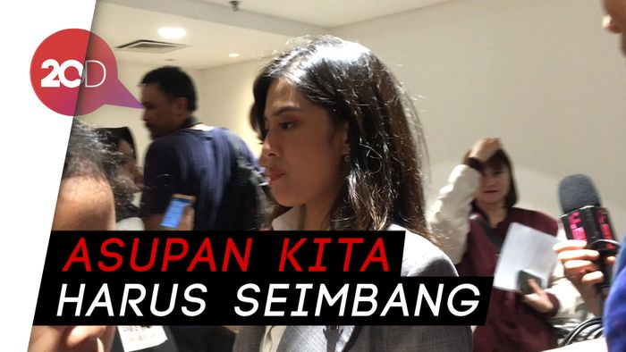 Konsumsi Makanan Sehat Bikin Dian Sastro Awet Muda