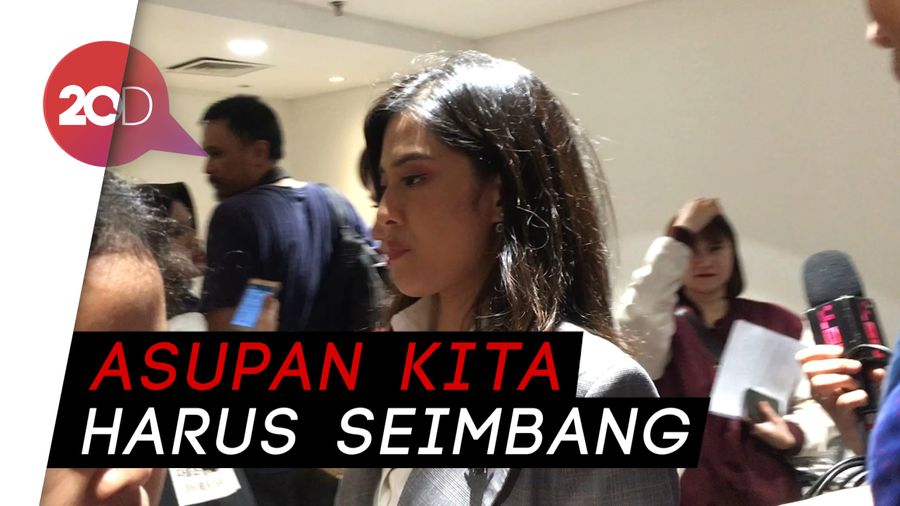 Konsumsi Makanan Sehat Bikin Dian Sastro Awet Muda
