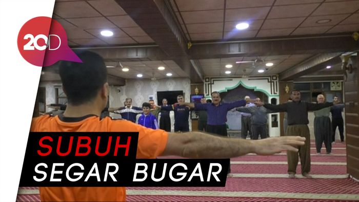 Tak Cuma Salat, Ada juga Olahraga Berjamaah di Masjid Irak