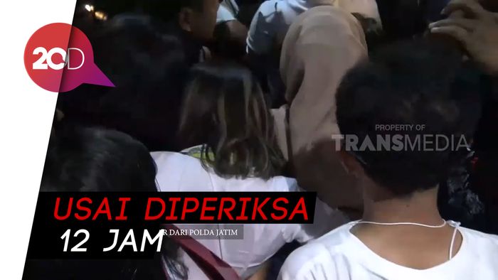 Video Detik-detik Vanessa Angel Pingsan di Polda Jatim