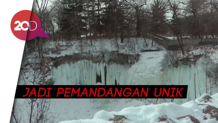  Air Terjun Membeku jadi Daya Tarik Wisata