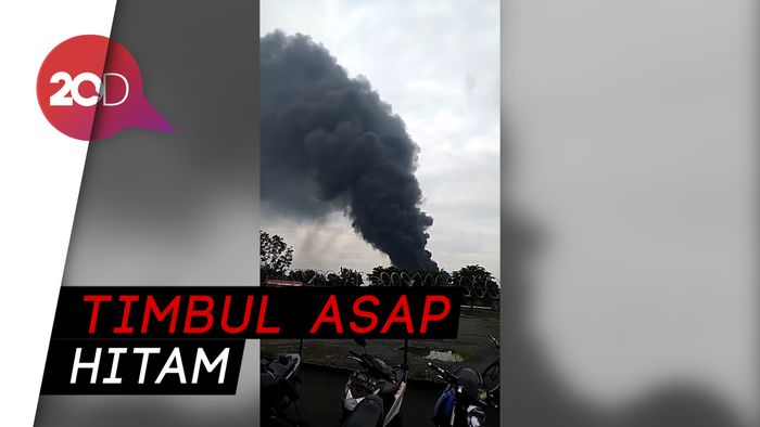 Kawasan Pertamina di Balongan Terbakar!