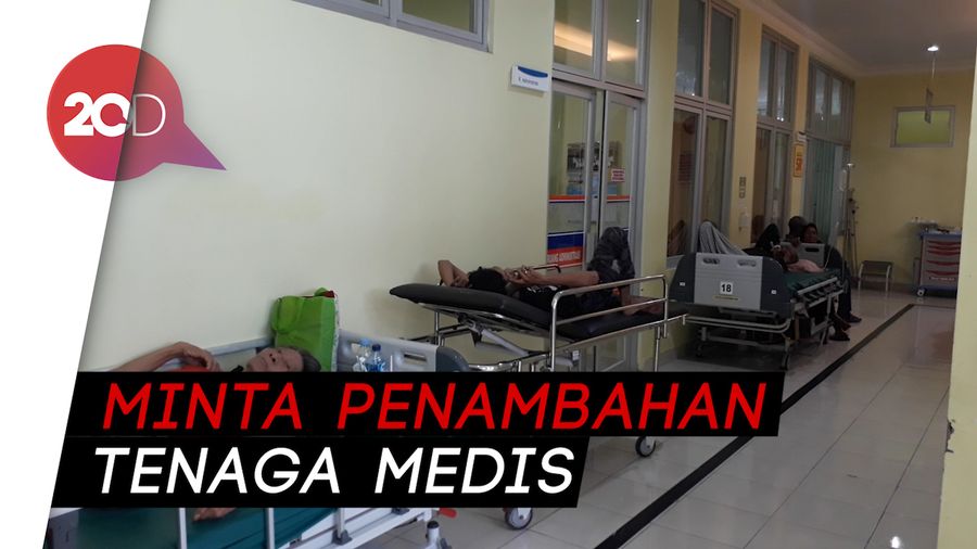 Pasien Dirawat di Lorong, RSUD Bojonegoro Overload