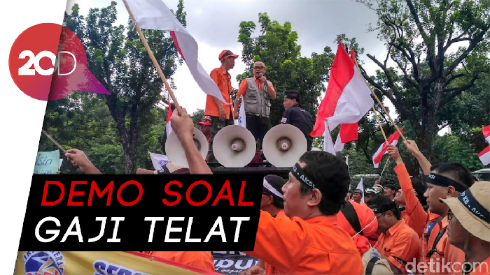 Pak Pos Gelar Demo, Teriakan ‘Ganti Direksi’ Menggema
