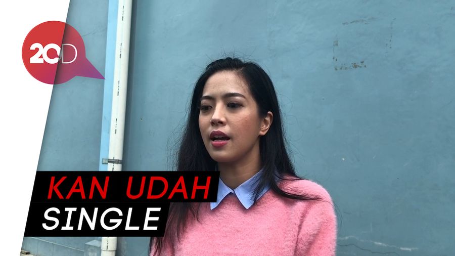 Rayakan Imlek, Yeslin Wang Kaget Dapat Angpao