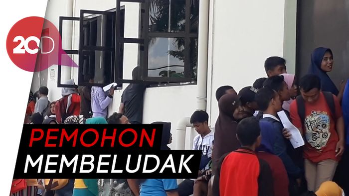 Warga Keluhkan Mal Pelayanan Publik di Bojonegoro