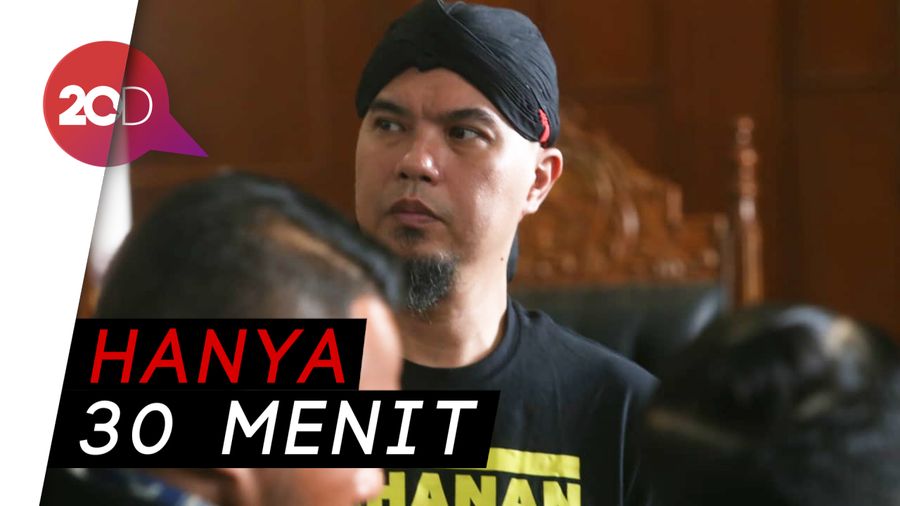 Ahmad Dhani Jalani Sidang Perdana di PN Surabaya