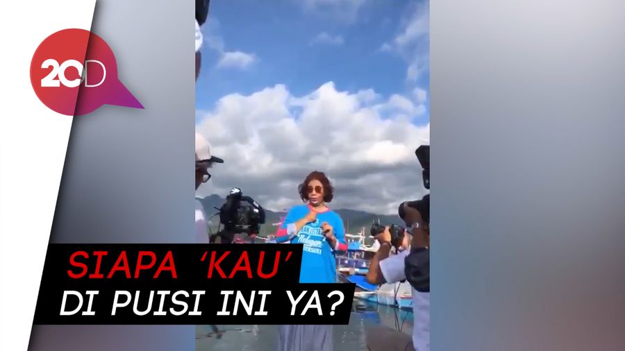 Di Pantai Menteri Susi Berpuisi Kau Bohong, Ditujukan ke Siapa?