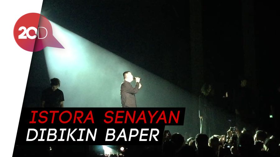 Medley Lagu Minang hingga Kolaborasi Boneka Tangan Warnai Konser Tulus