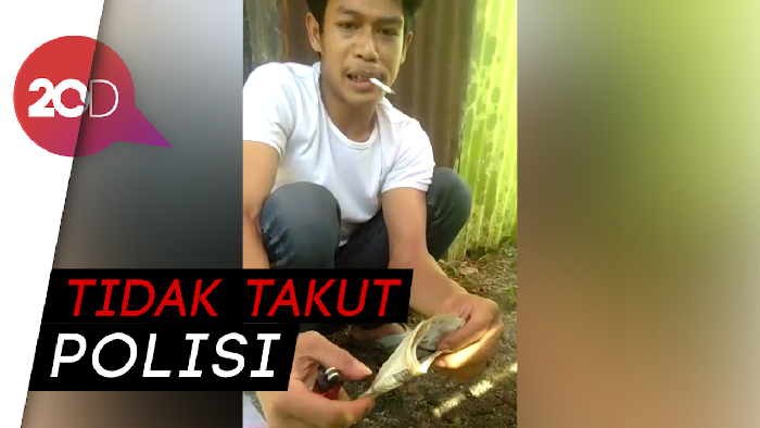 Tantang Polisi, Adi Saputra Bakar STNK Motornya