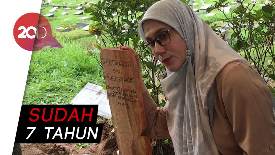Ibunda Marini Zumarnis Sudah Lama Sakit Stroke