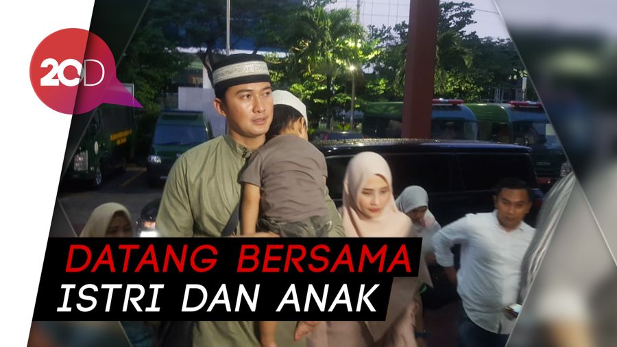 Mandala Shoji Menyerahkan Diri ke Kejari Jakpus