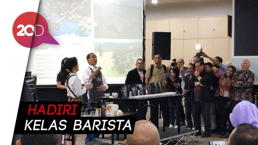 Kenakan Celemek, Jokowi Belajar Cara Menikmati Kopi