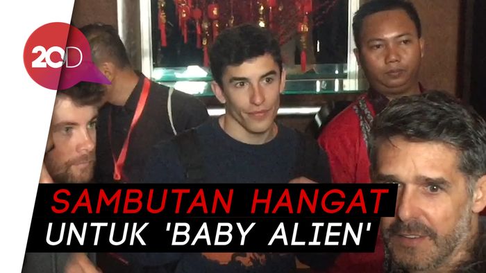 Tiba di Bandung, Marc Marquez Disambut Fans