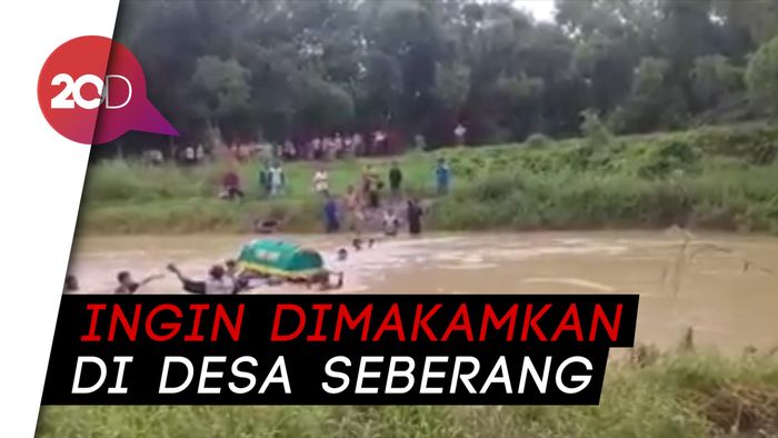 Geger! Keranda Berisi Jenazah Dihanyutkan di Sungai Lamong   