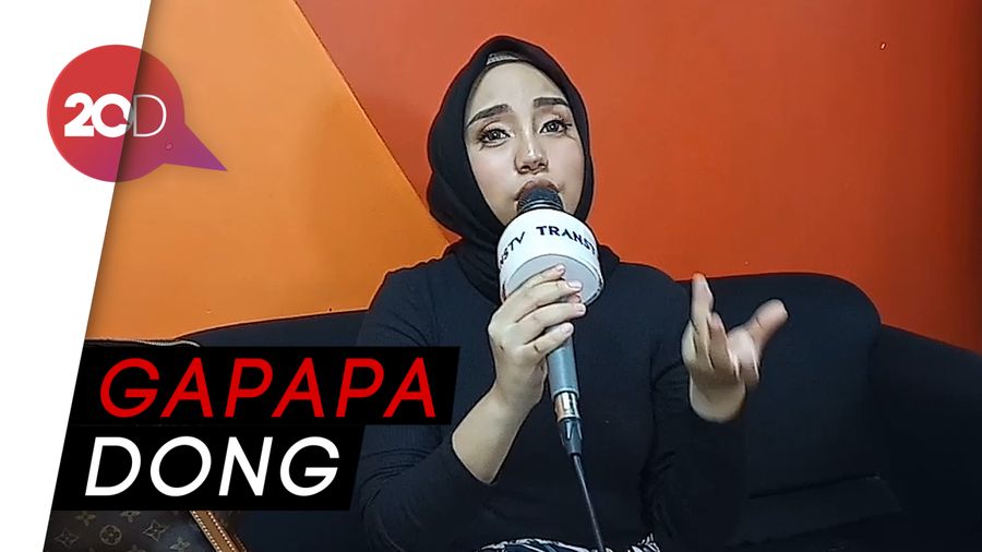 Komentar Nyinyir Salmafina Soal Foto Melet Taqy Malik