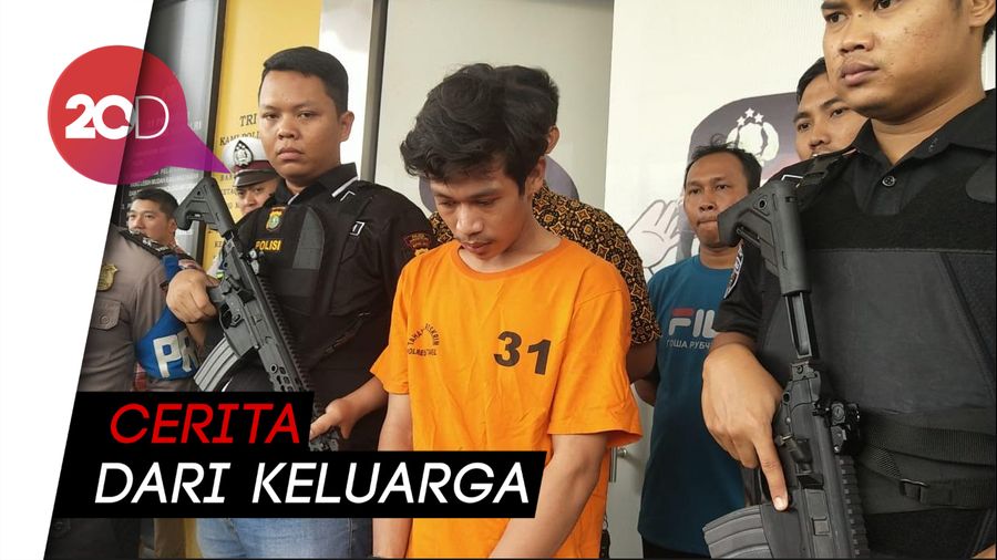 Mengulik Sosok Adi Saputra Si Pembanting Motor 