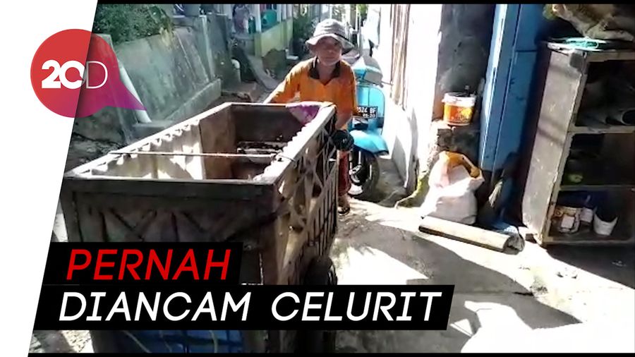 Mimpi Dedih, Pejuang Kebersihan dari Sukabumi Miliki Gerobak Baru
