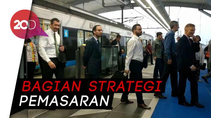 PT MRT Ajak Dubes Asing Keliling Jakarta Naik Ratangga