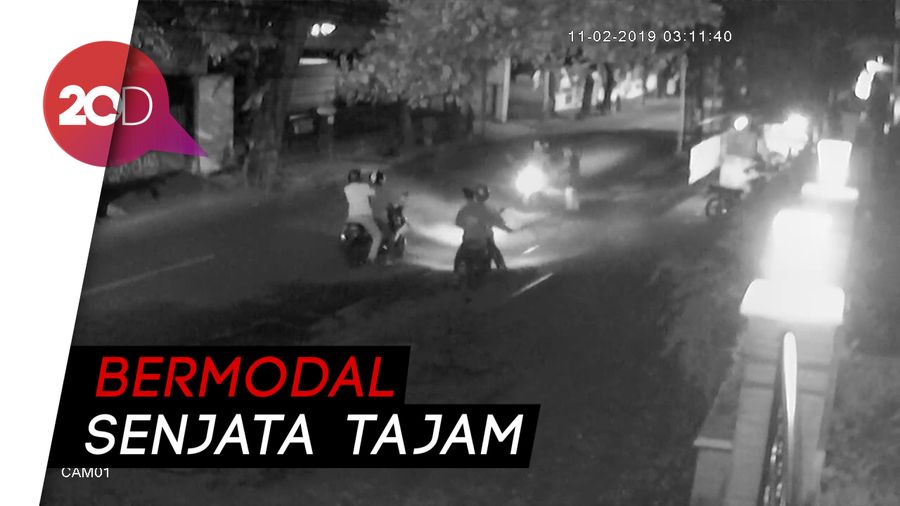 Geng Motor Rampok Pedagang Pecel Lele di Pejaten, Laptop Raib!