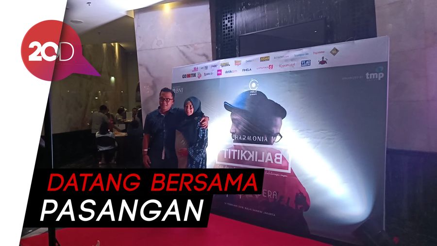 Malam Romantis di Konser Titik Balik Glenn Fredly-Adera