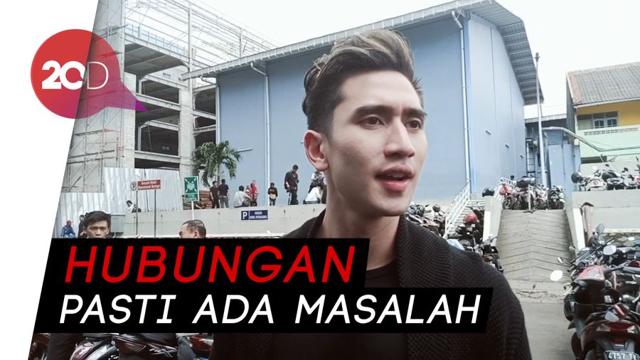 Bantah Putus, Verrel Bramasta Tengah Bangun Rumah Impian 