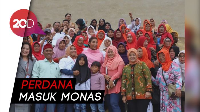 Ternyata Bu Susi Baru Pertama Kali ke Monas