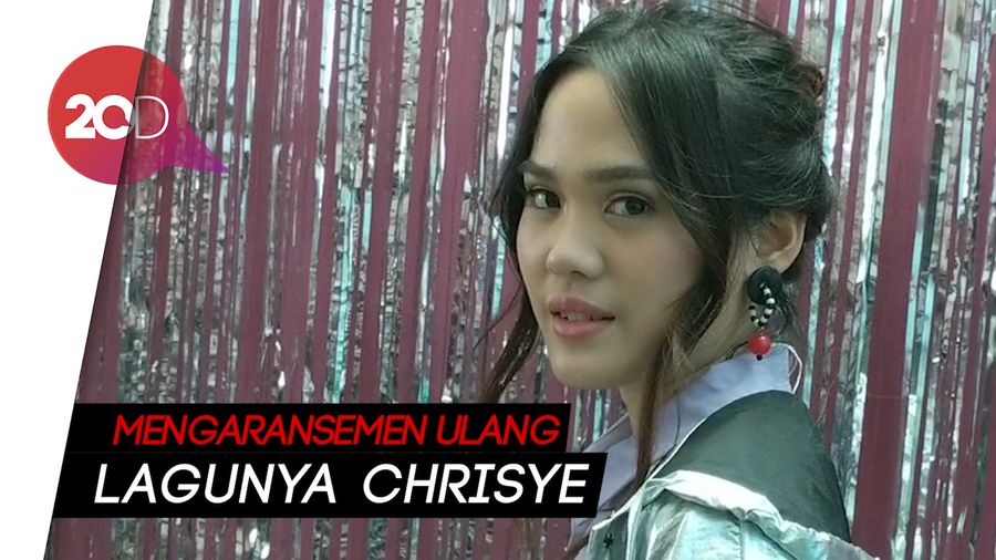 Syuting Video Klip, Sheryl Sheinafia Ditemani Ikan Cupang