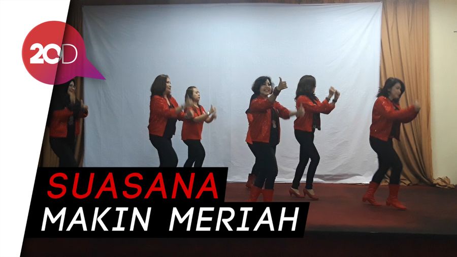 Cantiknya, Ladies Jokowi Joget-Joget Meriahkan Debat Kedua