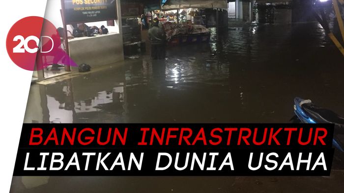 Jakarta Tergenang Banjir, Sandiaga: Jangan Buang Sampah di Saluran Air