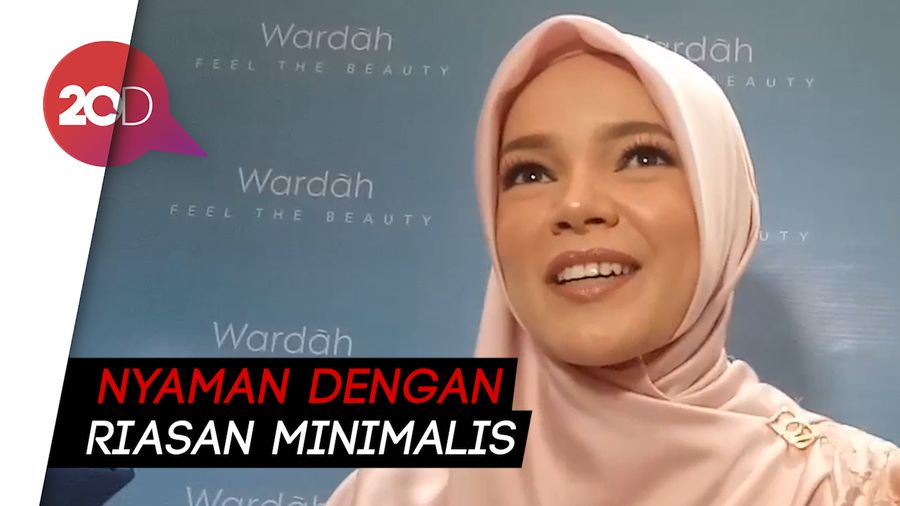 Berusia 38 Tahun, Dewi Sandra Ingin Pede dengan Keriputnya