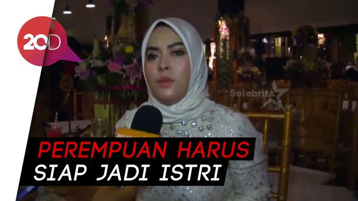 Adik Minta Doa yang Terbaik untuk Syahrini