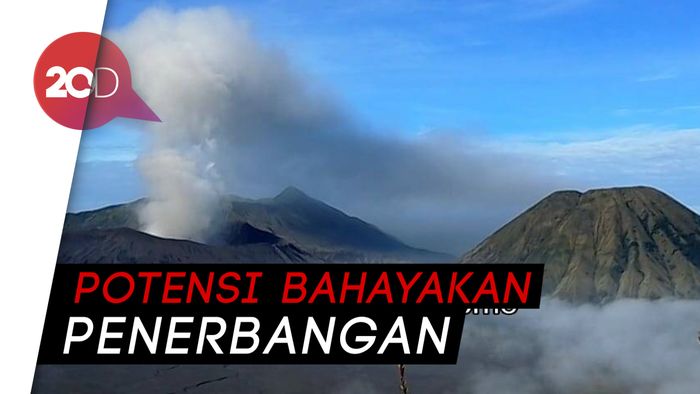 Gunung Bromo Erupsi