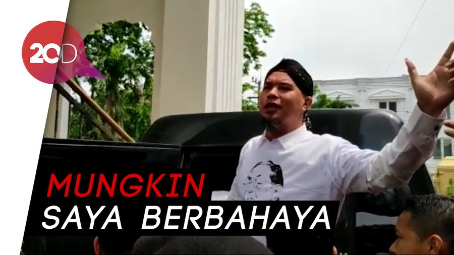 Menolak Komentar, Ahmad Dhani Ngaku Dilarang Polisi