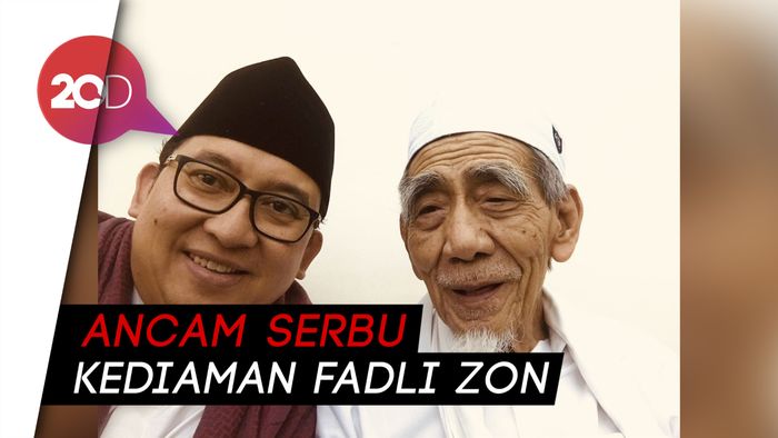 Ratusan Santri Tuntut Fadli Zon Sungkem ke Mbah Moen!