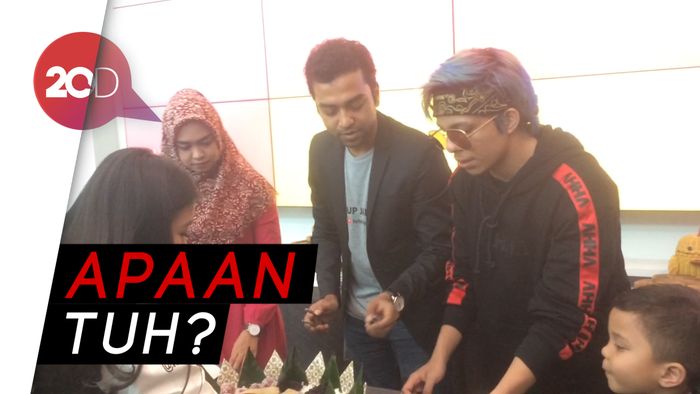 Tembus 10 Juta Subscriber, Atta dan Ricis Penuhi Nazar