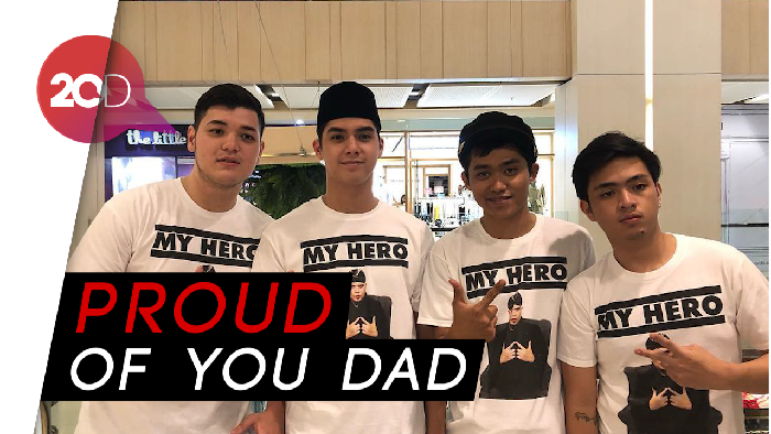 Al Ghazali Jenguk Ahmad Dhani dengan Kaos My Hero