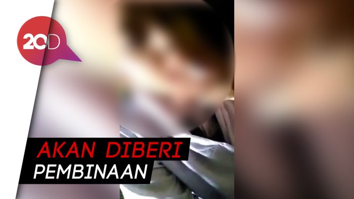 Duh! Siswi SMP di Kendal Merokok dan Cium Pria
