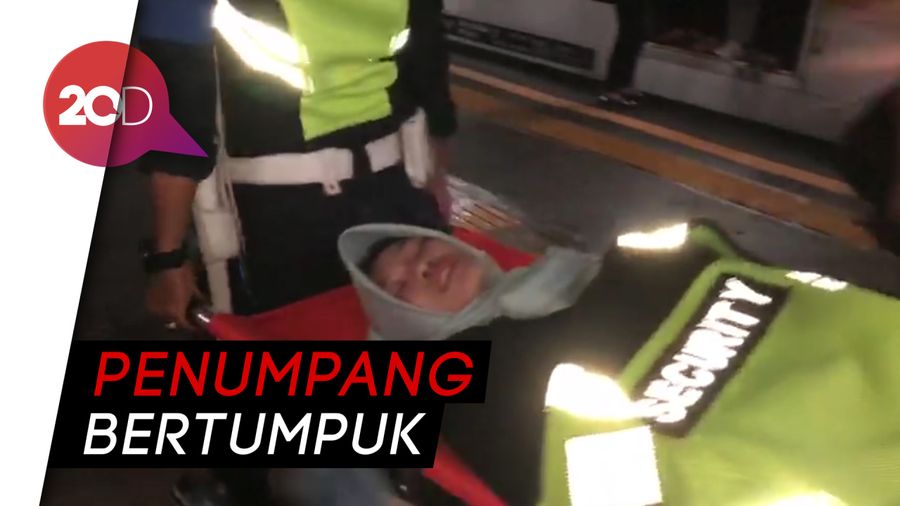 Ada Gangguan di Stasiun Pasar Minggu, Penumpang KRL Pingsan
