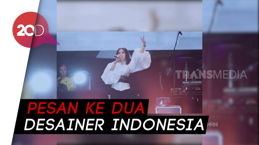 Aww.. Syahrini Sudah Pesan Gaun Pengantin?