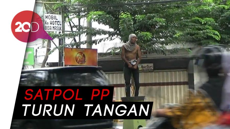 Aksi Orang Gila Pamer Penis Gegerkan Warga Probolinggo