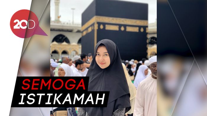 Gaya Hijab Kevin Liliana saat Umrah Tuai Pujian Netizen